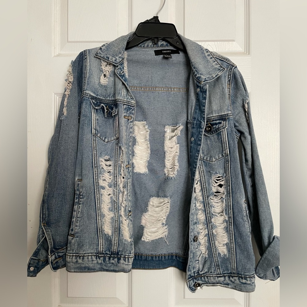 Distressed lightweight denim Jacket